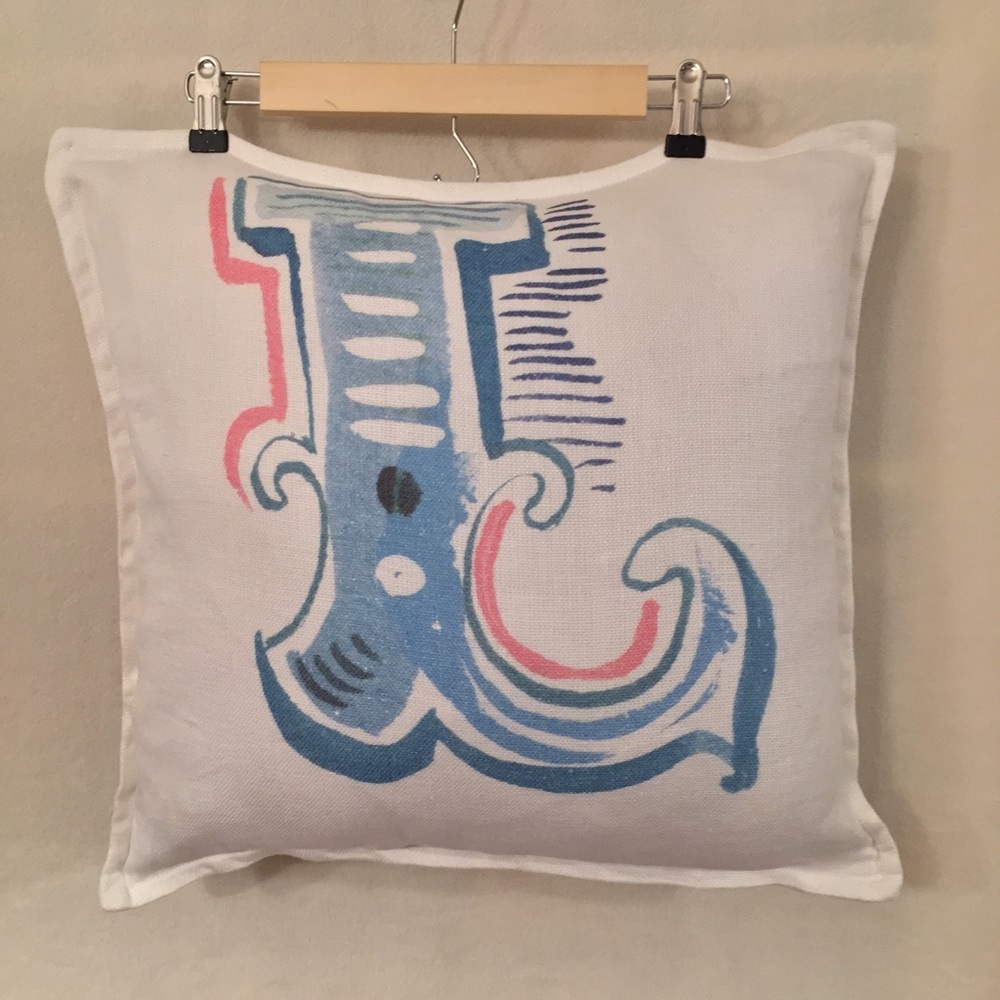Pottery Barn teen "L" initial alphabet linen 19" square pillow